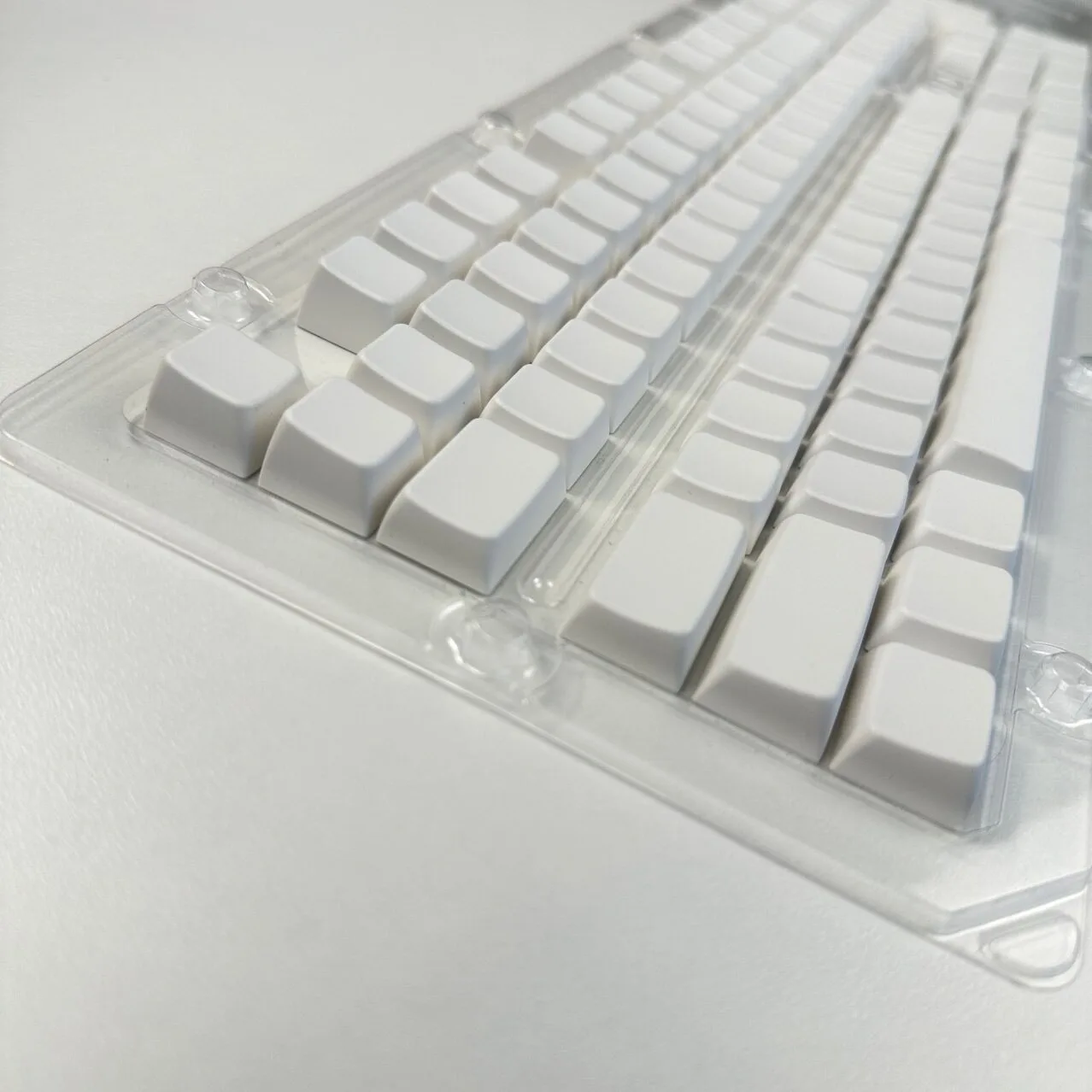 MDA Profile PBT Keycap Set – Blank White 68 Keys