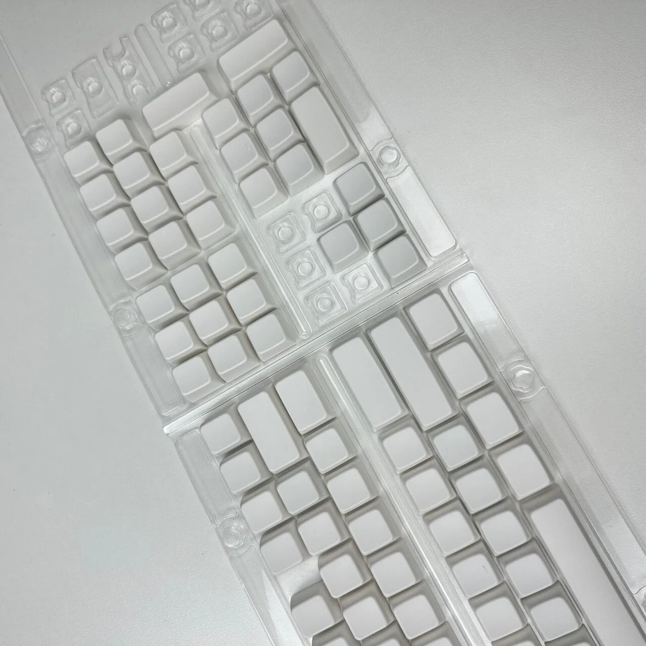 MDA Profile PBT Keycap Set – Blank White 68 Keys